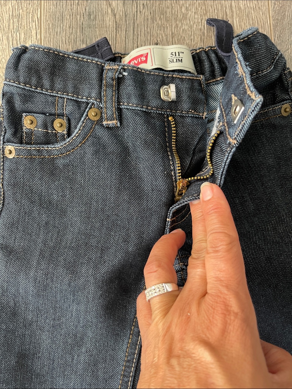 Levi's Boys Dark Wash Blue Denim Jeans - Picture 3 of 7
